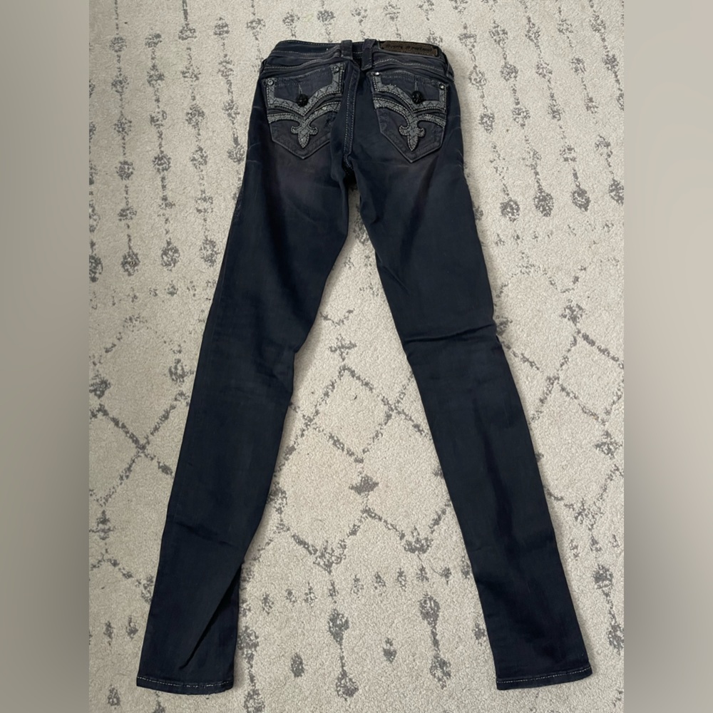 Rock Revival. Size 24.